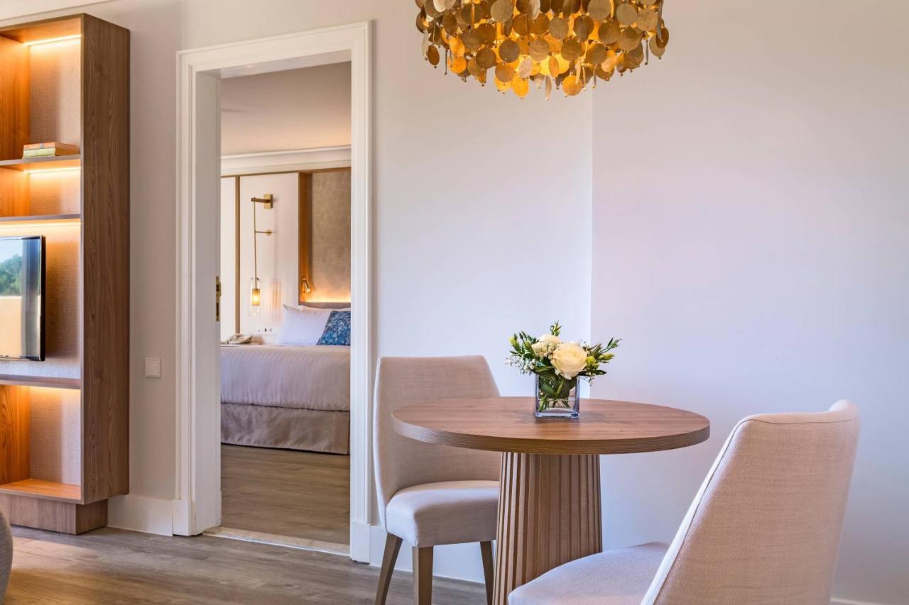 منتجع وسبا دينيا ماريوت لا سيلا جولف دينايا المظهر الخارجي الصورة A suite at the hotel