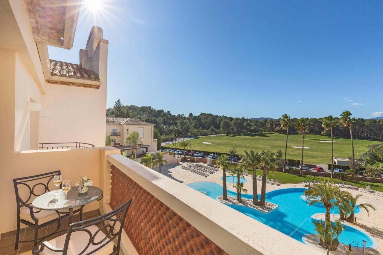 منتجع وسبا دينيا ماريوت لا سيلا جولف دينايا المظهر الخارجي الصورة View of the golf course from the hotel
