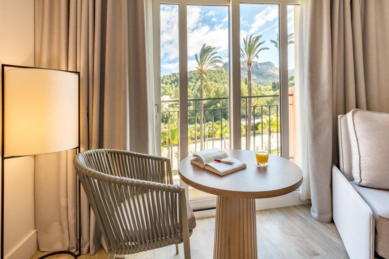 منتجع وسبا دينيا ماريوت لا سيلا جولف دينايا المظهر الخارجي الصورة A room at the hotel