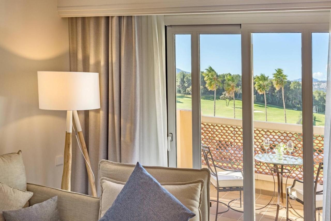 منتجع وسبا دينيا ماريوت لا سيلا جولف دينايا المظهر الخارجي الصورة A room at the resort