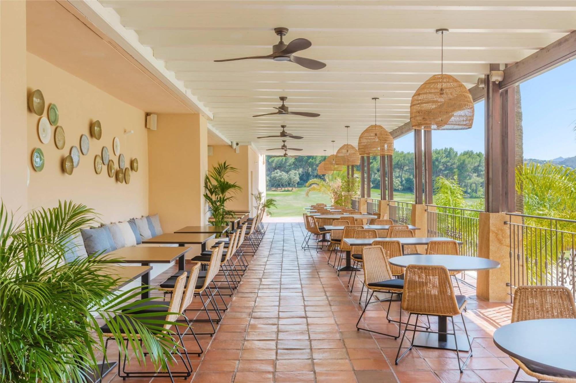 منتجع وسبا دينيا ماريوت لا سيلا جولف دينايا المظهر الخارجي الصورة The Terrace