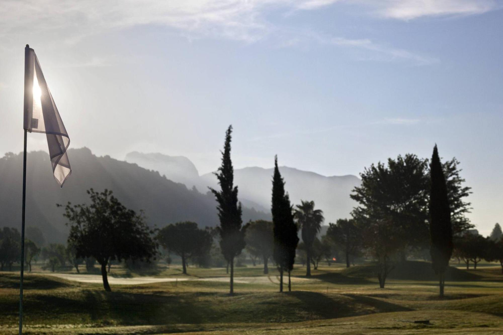منتجع وسبا دينيا ماريوت لا سيلا جولف دينايا المظهر الخارجي الصورة Golf course in the mountains of Andalusia