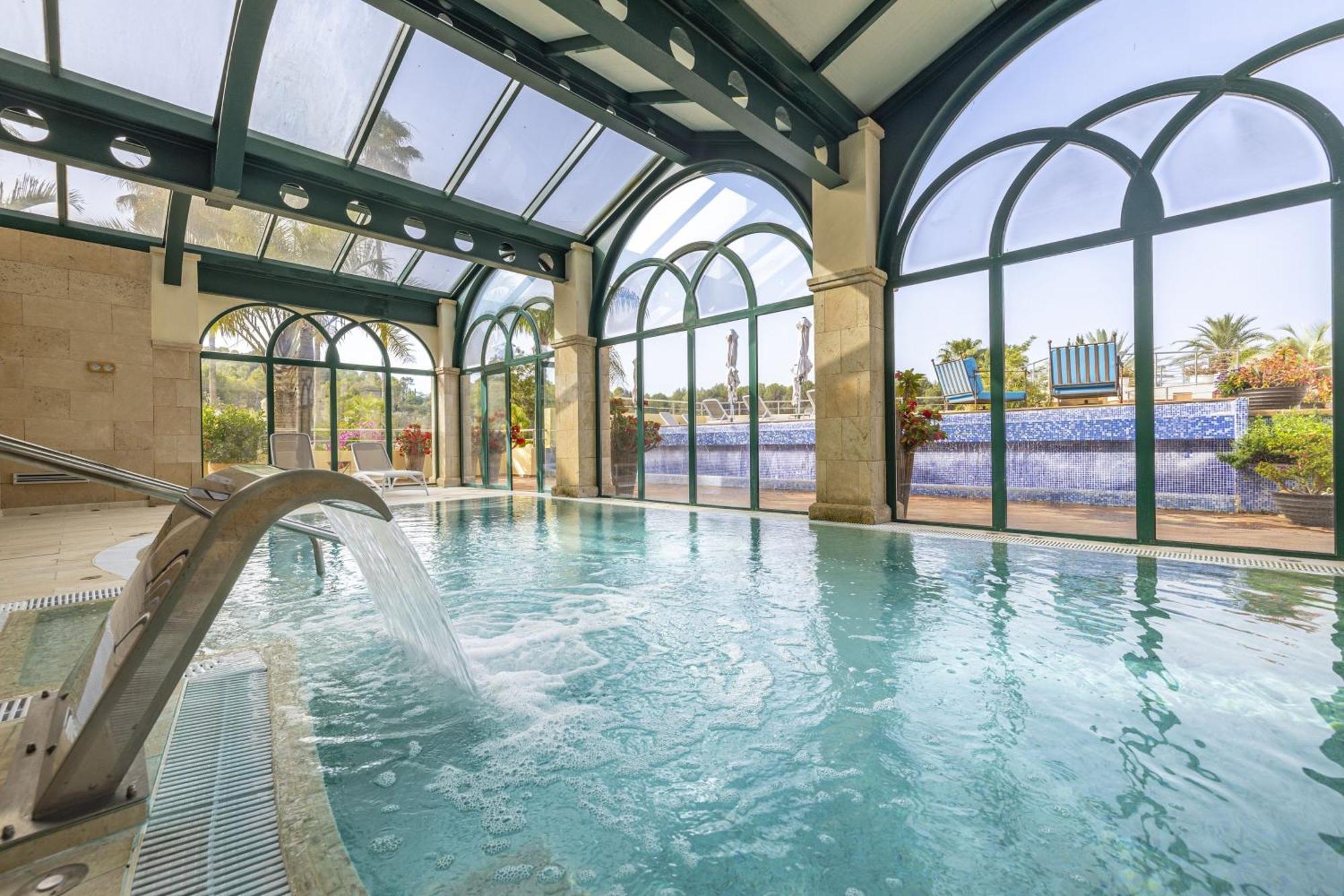 منتجع وسبا دينيا ماريوت لا سيلا جولف دينايا المظهر الخارجي الصورة Indoor pool