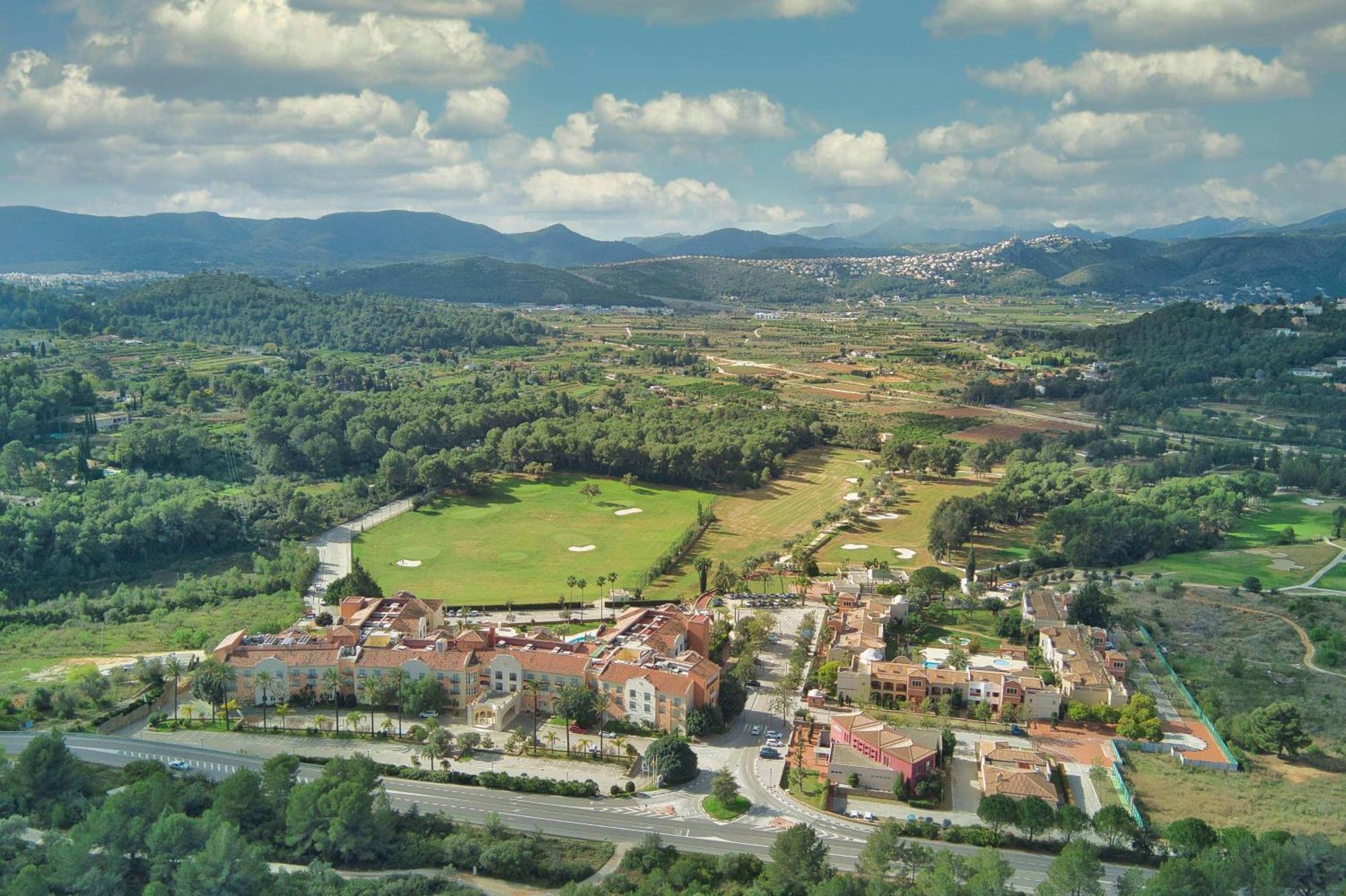 منتجع وسبا دينيا ماريوت لا سيلا جولف دينايا المظهر الخارجي الصورة Golf course