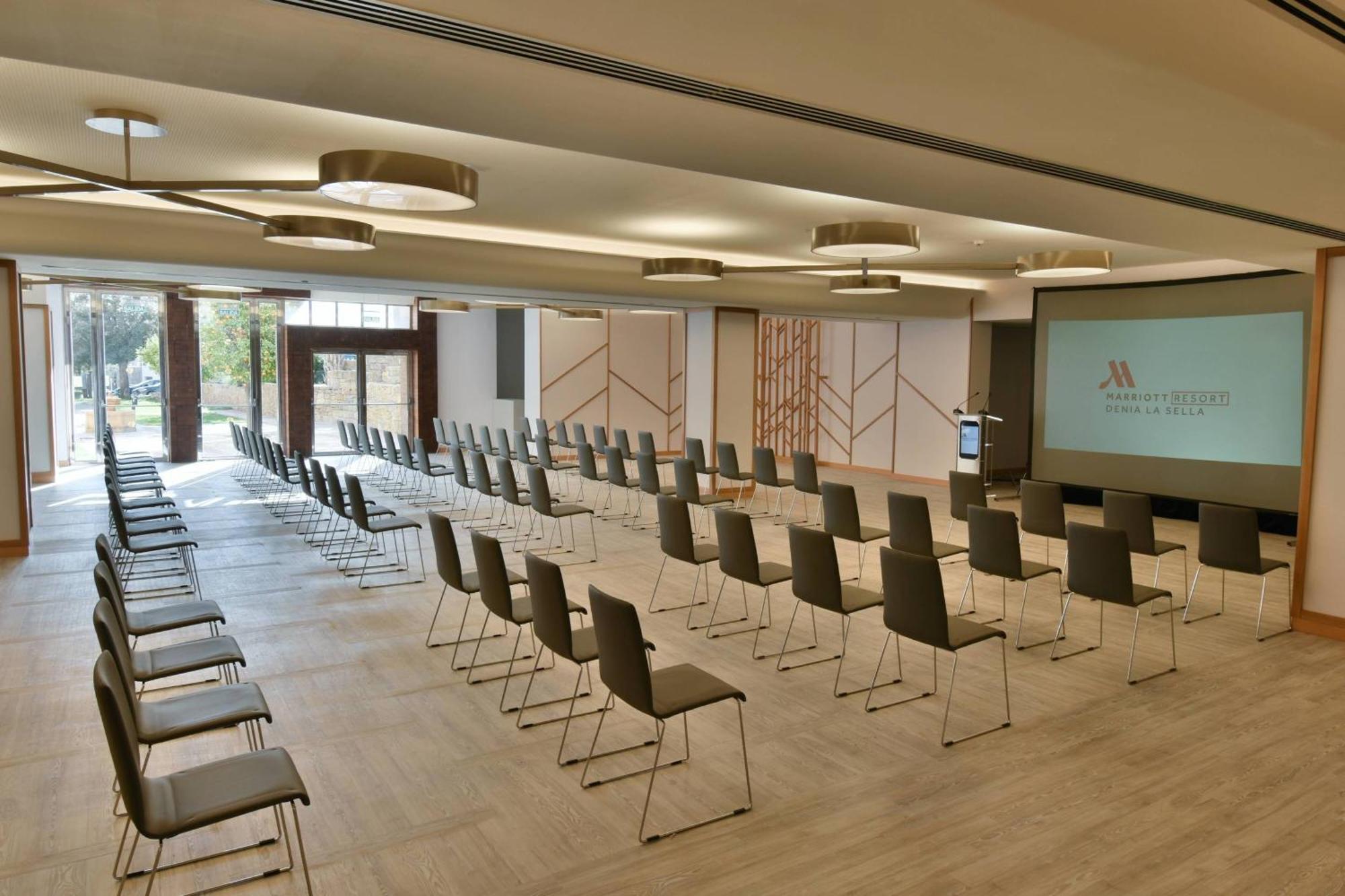 منتجع وسبا دينيا ماريوت لا سيلا جولف دينايا المظهر الخارجي الصورة The Conference Centre