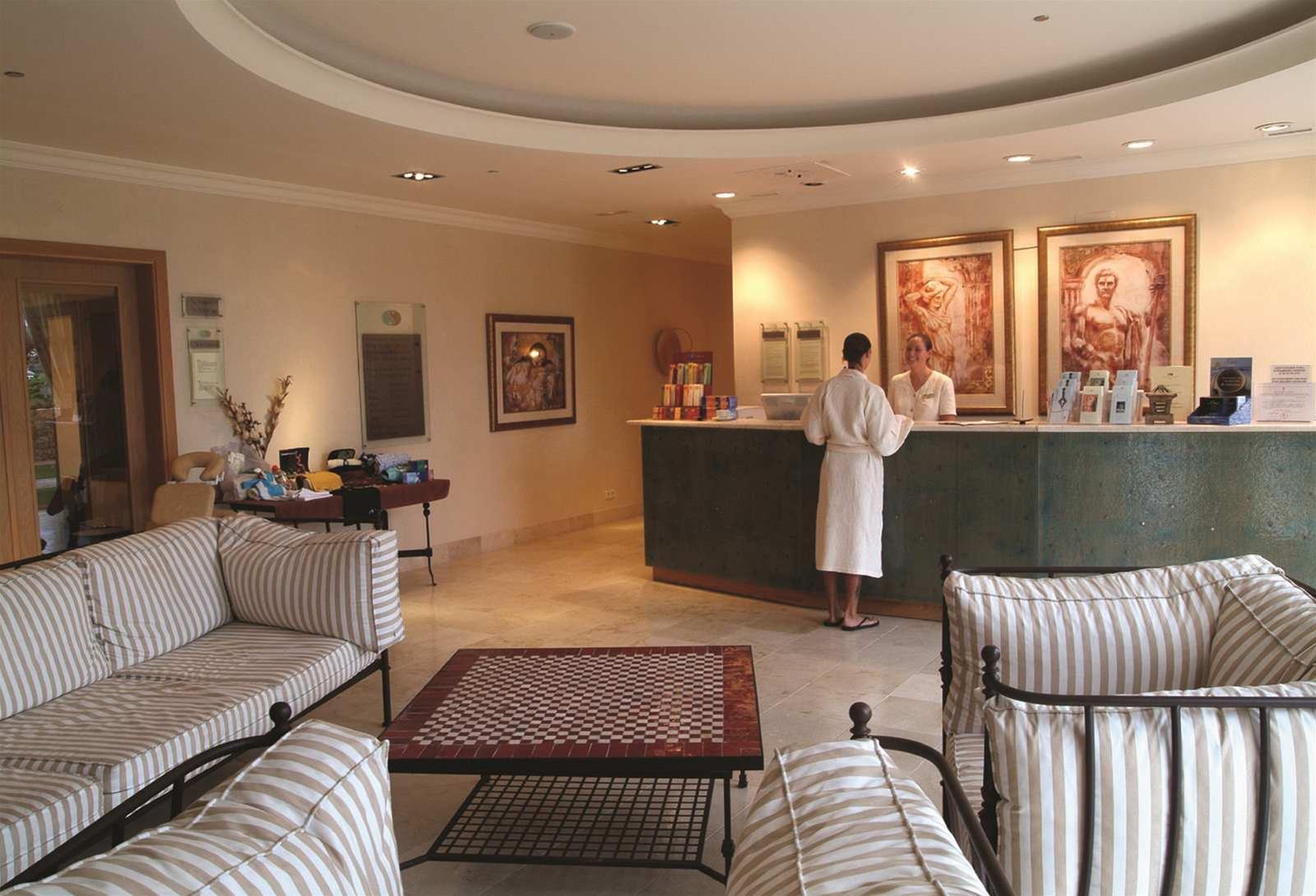 منتجع وسبا دينيا ماريوت لا سيلا جولف دينايا المظهر الخارجي الصورة Spa reception area